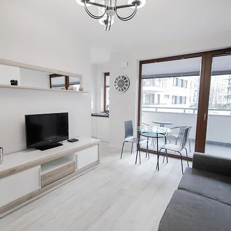 Apartment Lovely Close To The Center. Free Parking Warsaw