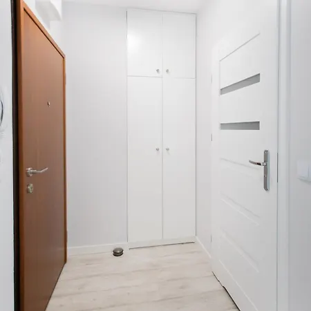 Lovely Close To The Center. Free Parking Warsaw